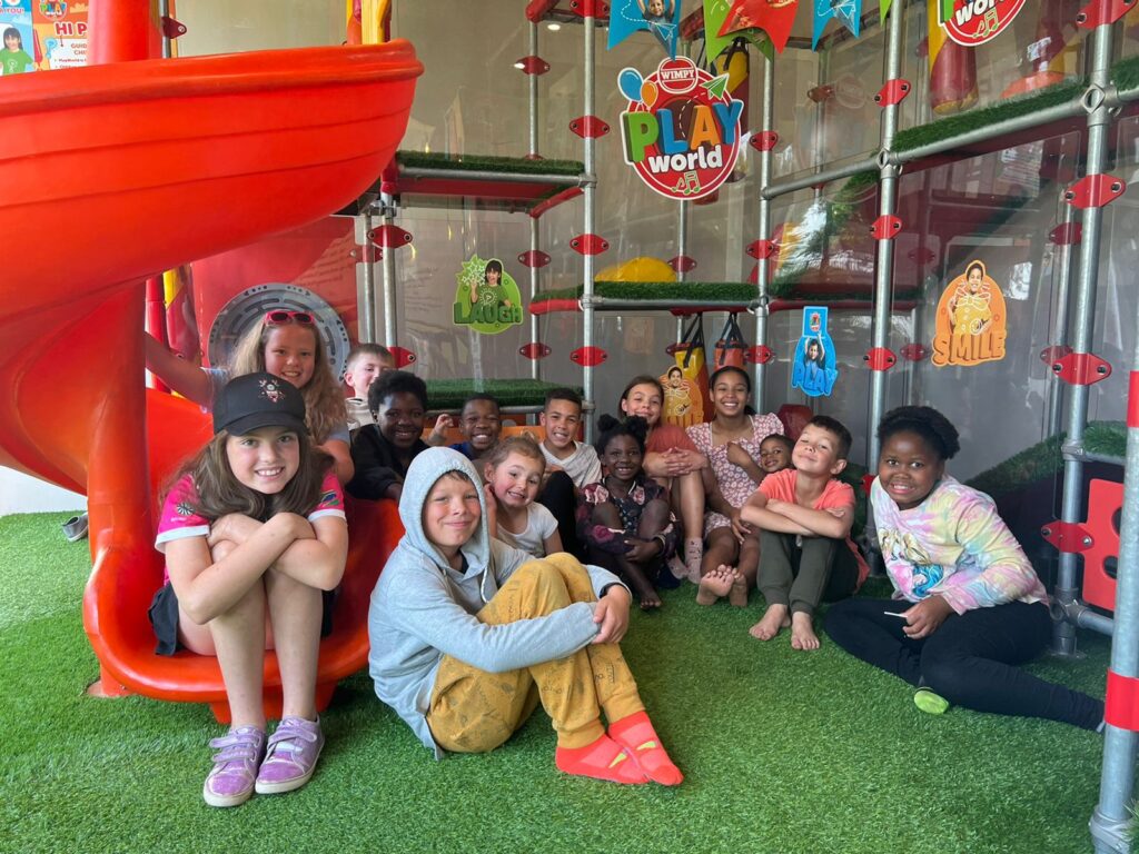 Round Table Kids to the Sea Project